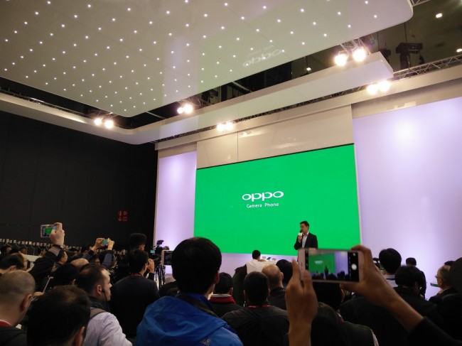 oppo-mwc2016-022016-00