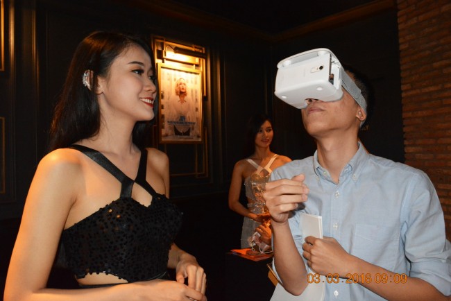 160303-lenono-launch-a 7010-theatermax-sg-11_resize