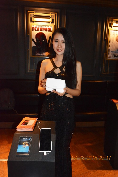 160303-lenono-launch-a 7010-theatermax-sg-16_resize