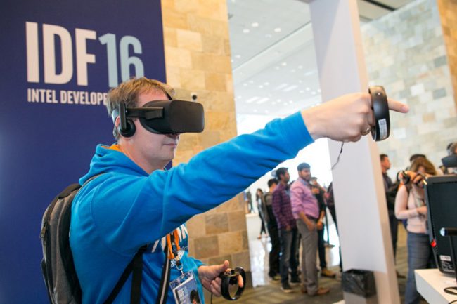 Christian Jaenicke plays the virtual reality game Dead & Buried at the 2016 Intel Developer Forum in San Francisco on Tuesday, Aug. 16, 2016. (Credit: Intel Corporation)