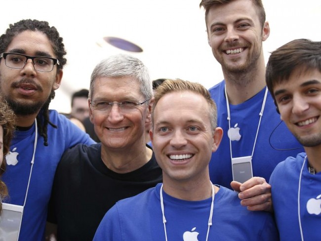 apple-tim-cook-employees