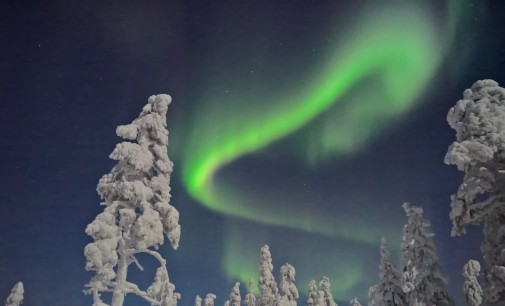Vũ điệu Bắc Cực Quang qua ống kính Lumia 950