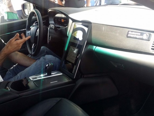 2016-android-auto-maserati-ghibli-03