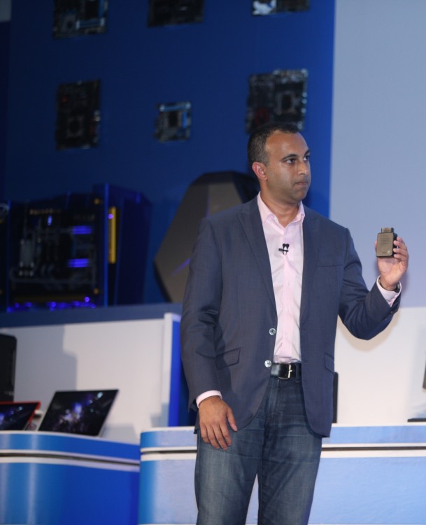Navin Shenoy announces that Intel, SanJet and Chunghwa Telecom will collaborate for connected transportation platform solutions. At Computex 2016, Intel showcases how boundaries of computing are expanding as billions of smart and connected devices deliver new experiences, data-rich services and breakthrough insights. Computex is May 31 to June 4, 2016, in Taipei, Taiwan. (Credit: Intel Corporation)