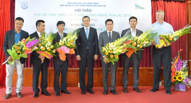 160707-trungtam-iot-vietnam-4_resize