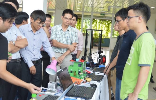 160707-trungtam-iot-vietnam-5