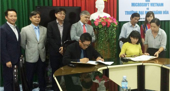 Microsoft Việt Nam và Đại học Khánh Hòa hợp tác về giáo dục đào tạo và phát triển công nghệ