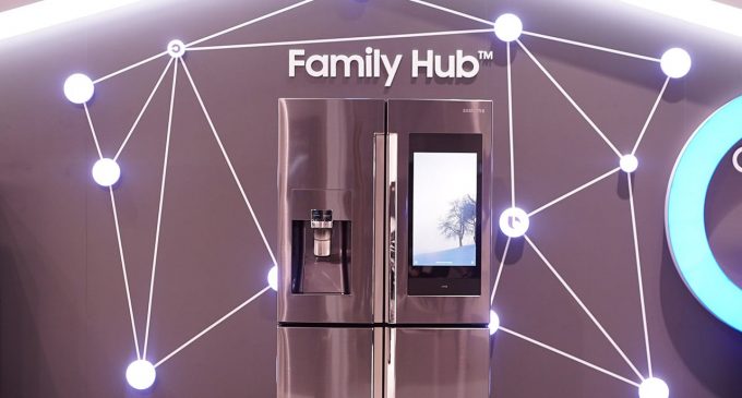 Samsung ra mắt dòng tủ lạnh Family Hub 3.0 tích hợp trợ lý AI Bixby