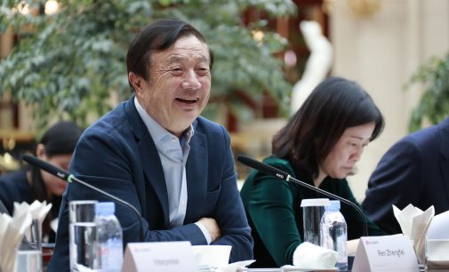 Nhà sáng lập Huawei trao đổi bàn tròn với báo chí quốc tế về hiện tình và tương lai Huawei