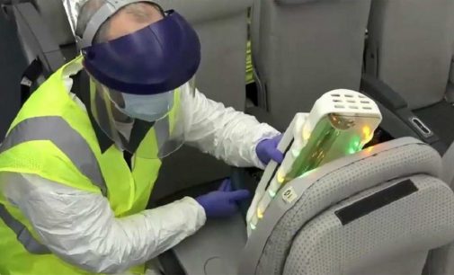 Boeing dùng tia cực tím UV để khử khuẩn cho máy bay
