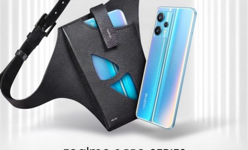 Realme 9 Pro series với chiếc túi điện thoại đặc biệt ra mắt tại Tuần lễ Thời trang Paris 2022