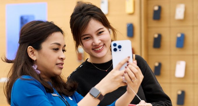 Lượng quan tâm đến iPhone 14 ở Việt Nam đạt kỷ lục sau 1 tuần ra mắt và hàng xách tay sớm từ Singapore giảm sức hấp dẫn