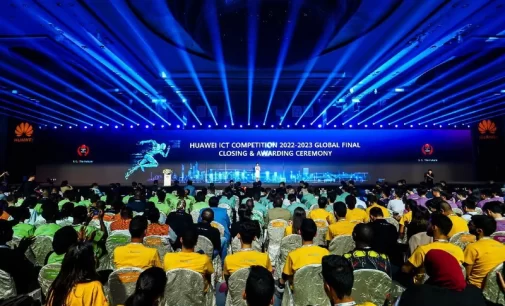 Đội sinh viên Việt Nam giành giải Ba chung kết toàn cầu Cuộc thi Huawei ICT Competition 2022-2023