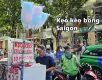 VIDEO: Kẹo kéo bông gòn ở Saigon
